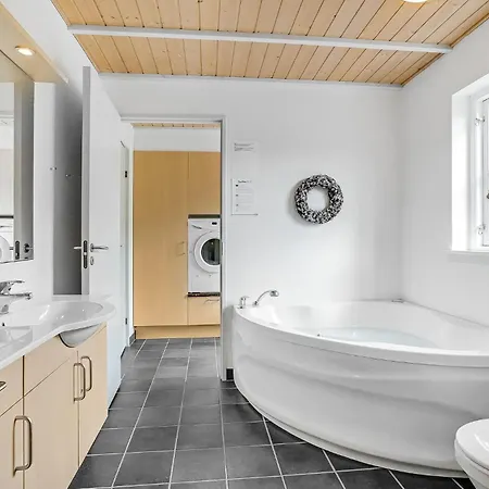 Feriehus Dejligt Hjem I Spøttrup Med Sauna *